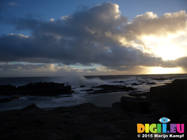 FZ024544 Sunset at Porthcawl